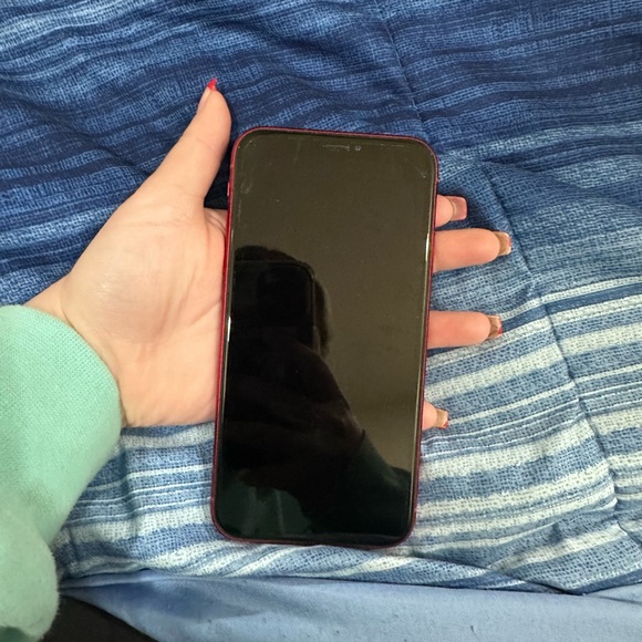 Apple Iphone XR factory reset 88% battery life no cracks or scratches - Picture 3 of 3